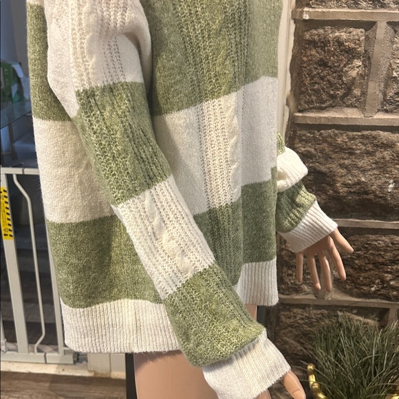 Fate Olive and Cream V-Neck Sweater - Picture 4 of 4